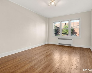 4 Highland Street - Photo Thumbnail 20