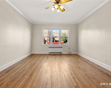 4 Highland Street - Photo Thumbnail 8