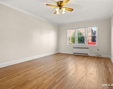 4 Highland Street - Photo Thumbnail 4