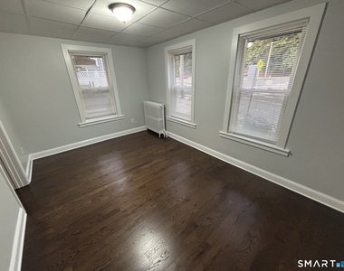 110 Derby Avenue - Photo Thumbnail 5