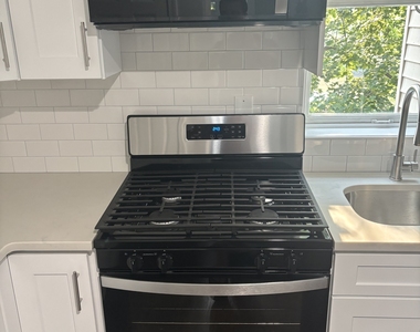 110 Derby Avenue - Photo Thumbnail 12