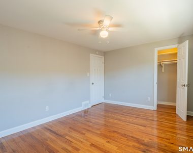 1160-1164 Whitney Avenue - Photo Thumbnail 14