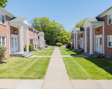 1160-1164 Whitney Avenue - Photo Thumbnail 2