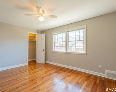 1160-1164 Whitney Avenue - Photo Thumbnail 13
