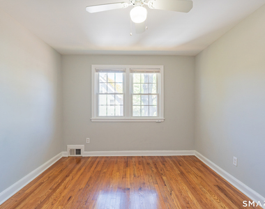 1160-1164 Whitney Avenue - Photo Thumbnail 18