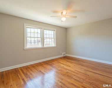 1160-1164 Whitney Avenue - Photo Thumbnail 16