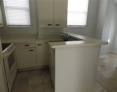 34 N Meadowcroft - Photo Thumbnail 1