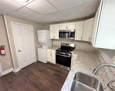 1112 Pollock Ave - Photo Thumbnail 9