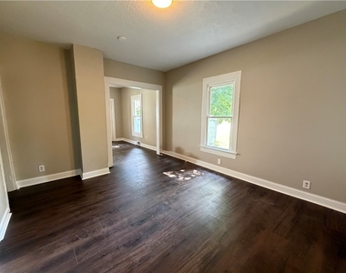 1112 Pollock Ave - Photo Thumbnail 5
