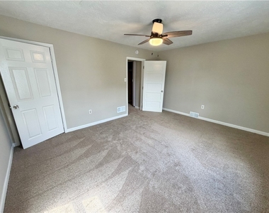 1112 Pollock Ave - Photo Thumbnail 15