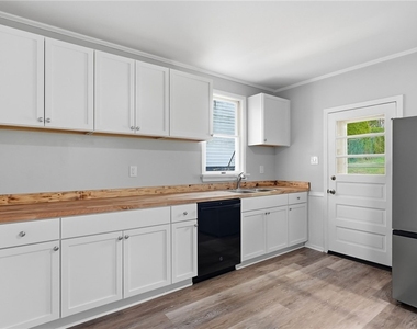 410 W 8th Ave - Photo Thumbnail 16