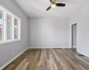 410 W 8th Ave - Photo Thumbnail 8