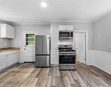 410 W 8th Ave - Photo Thumbnail 15