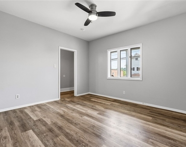 410 W 8th Ave - Photo Thumbnail 9