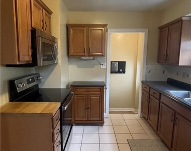 1101 S Main St - Photo Thumbnail 7