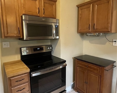 1101 S Main St - Photo Thumbnail 9