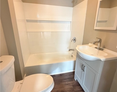 219 E Wallace Ave - Photo Thumbnail 15