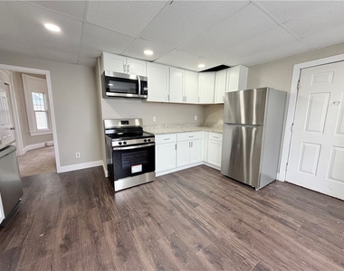 219 E Wallace Ave - Photo Thumbnail 2