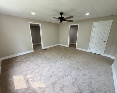 219 E Wallace Ave - Photo Thumbnail 13
