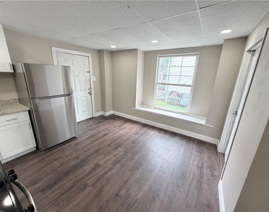 219 E Wallace Ave - Photo Thumbnail 8