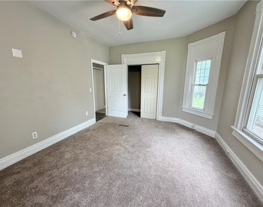219 E Wallace Ave - Photo Thumbnail 11