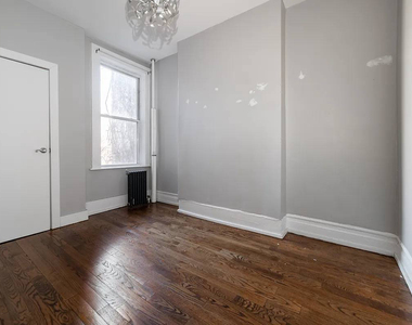 853 St Johns Place - Photo Thumbnail 5