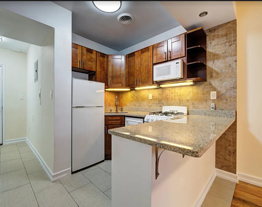 225 east 10 - Photo Thumbnail 1