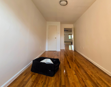 330 Hart Street - Photo Thumbnail 11