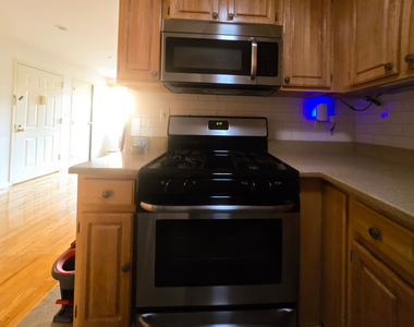 330 Hart Street - Photo Thumbnail 6