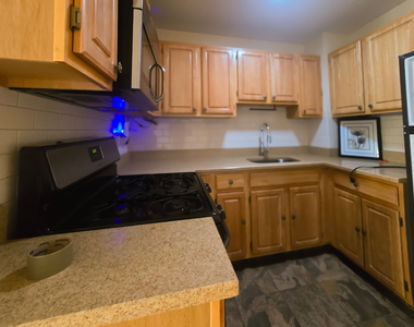 330 Hart Street - Photo Thumbnail 7
