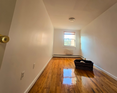 330 Hart Street - Photo Thumbnail 12