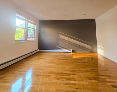 330 Hart Street - Photo Thumbnail 2