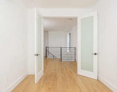 1027 Putnam Avenue - Photo Thumbnail 10