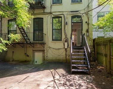1027 Putnam Avenue - Photo Thumbnail 7