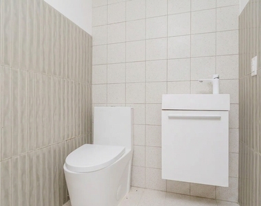 1027 Putnam Avenue - Photo Thumbnail 5