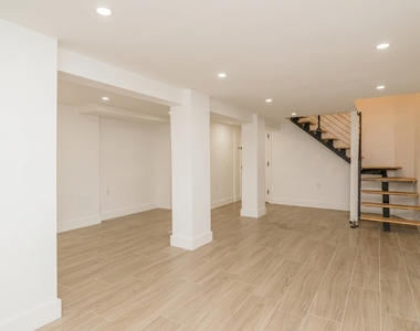 1027 Putnam Avenue - Photo Thumbnail 12