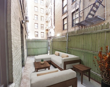 207 West 11th Street, Apt 1C - Photo Thumbnail 8