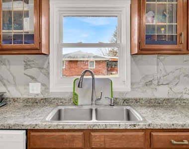 2829 Country Club Road - Photo Thumbnail 6