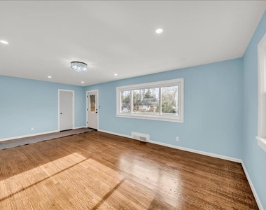 2829 Country Club Road - Photo Thumbnail 15