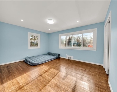 2829 Country Club Road - Photo Thumbnail 10