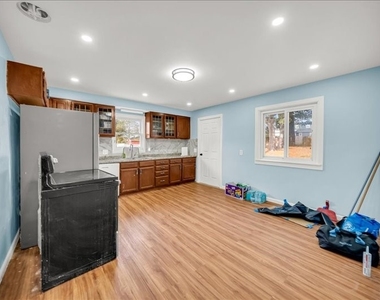 2829 Country Club Road - Photo Thumbnail 4