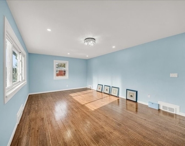 2829 Country Club Road - Photo Thumbnail 2