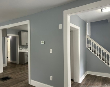 322 Hatch Street - Photo Thumbnail 13