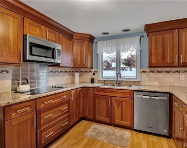 97 Tartan Lane - Photo Thumbnail 8