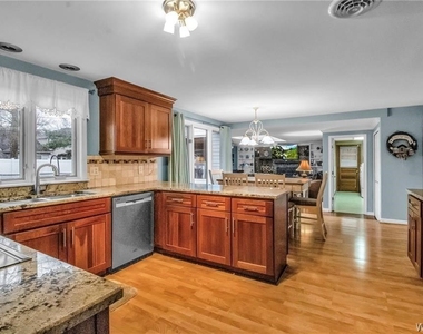 97 Tartan Lane - Photo Thumbnail 7