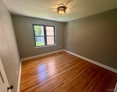 3901 Main Street - Photo Thumbnail 16