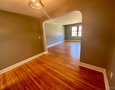 3901 Main Street - Photo Thumbnail 9