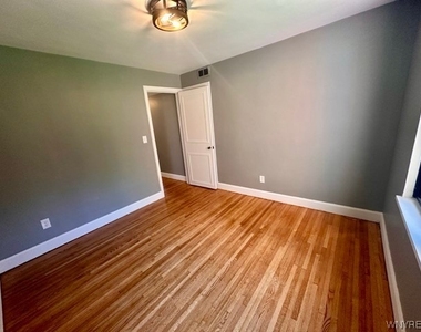 3901 Main Street - Photo Thumbnail 17