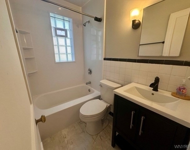 3901 Main Street - Photo Thumbnail 11
