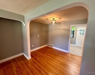 3901 Main Street - Photo Thumbnail 7
